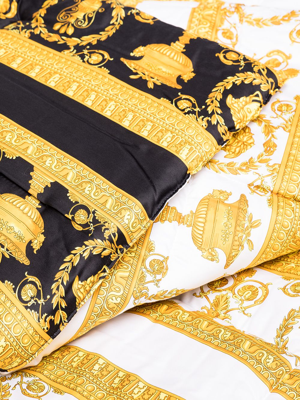 Versace White/Black I ♡ Baroque Double-face Comforter